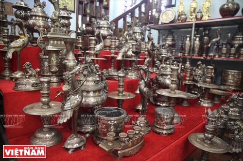 Handwerksdorf der Bronzegießerei Dai Bai - ảnh 1